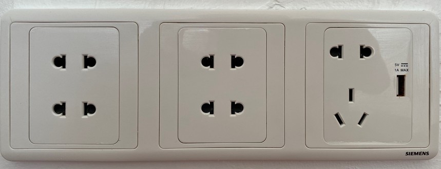 1645840480258766.jpg 插頭.jpg